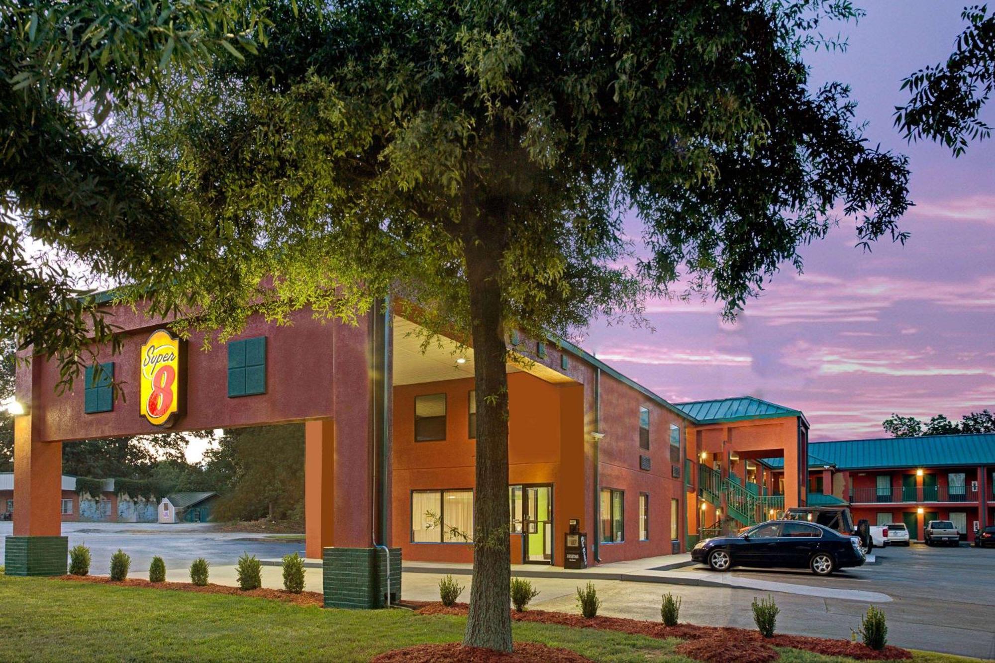 Super 8 By Wyndham Gainesville Exterior photo