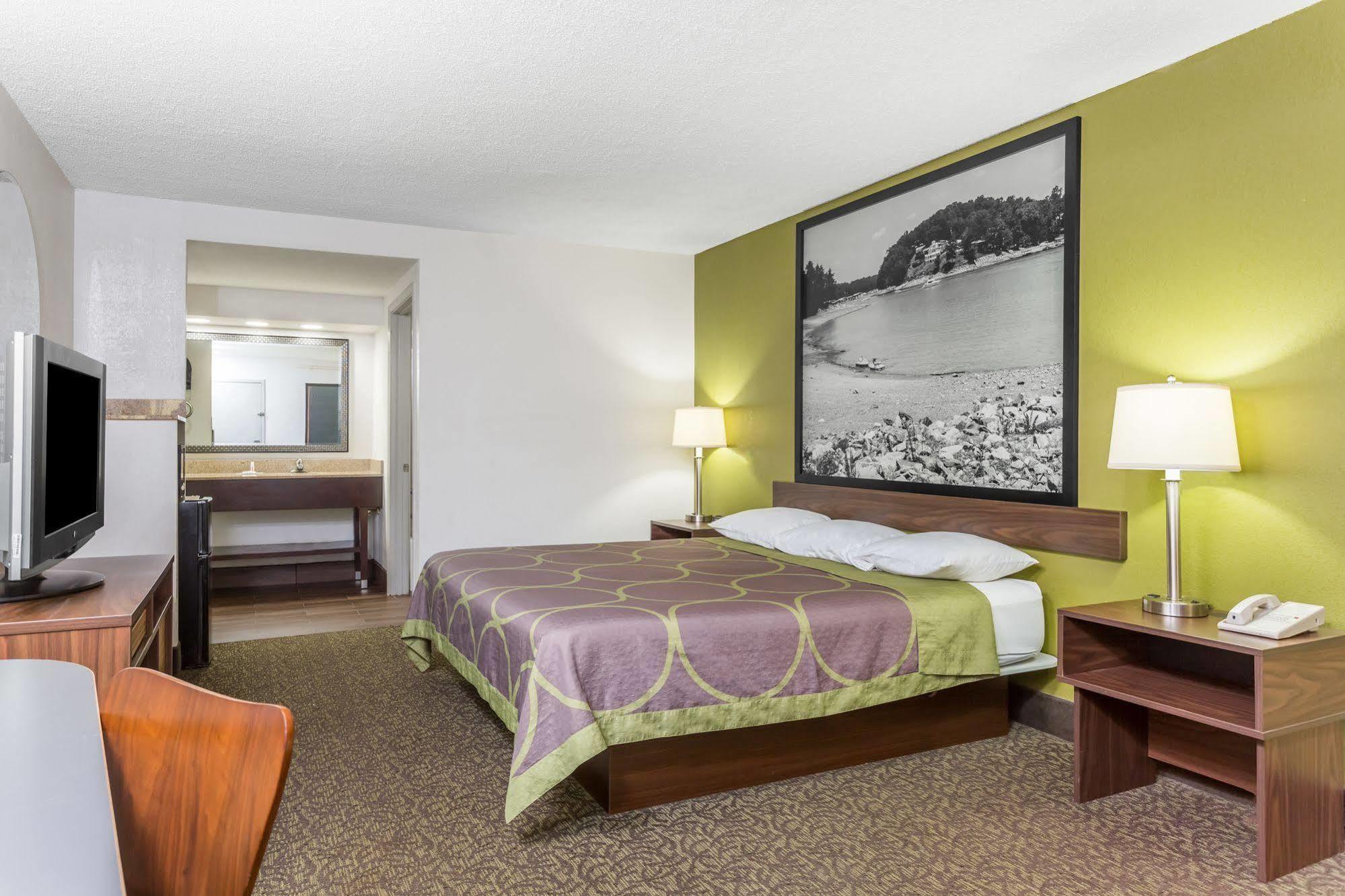 Super 8 By Wyndham Gainesville Exterior photo