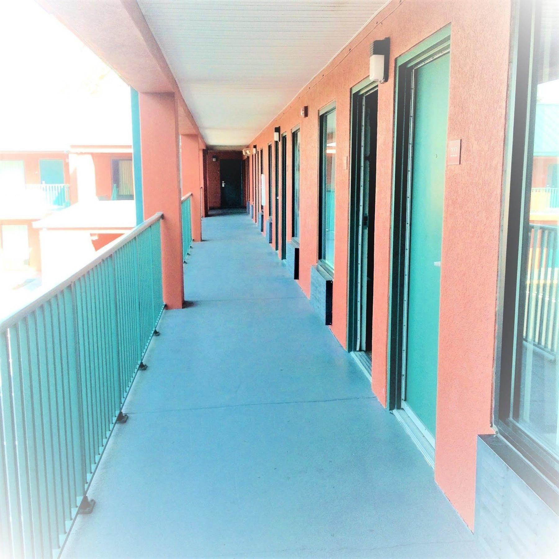 Super 8 By Wyndham Gainesville Exterior photo